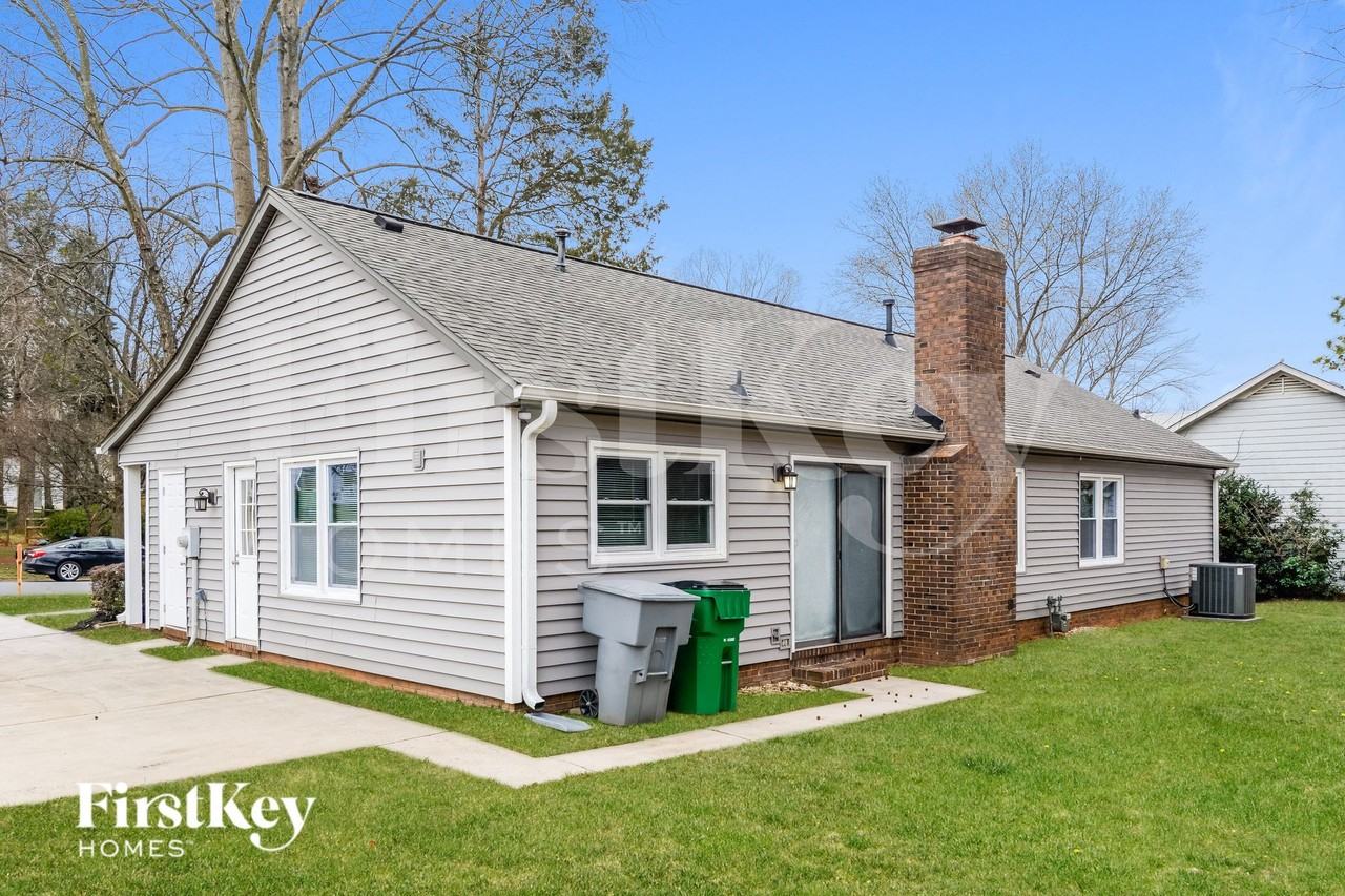 5414 Carlingford Ct - Photo 3 of 15