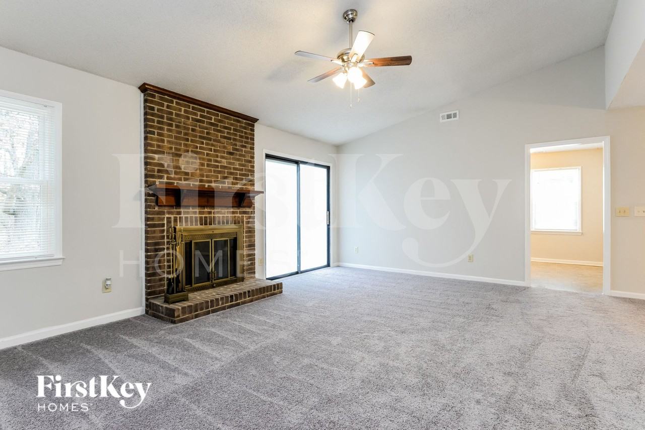 5414 Carlingford Ct - Photo 4 of 15