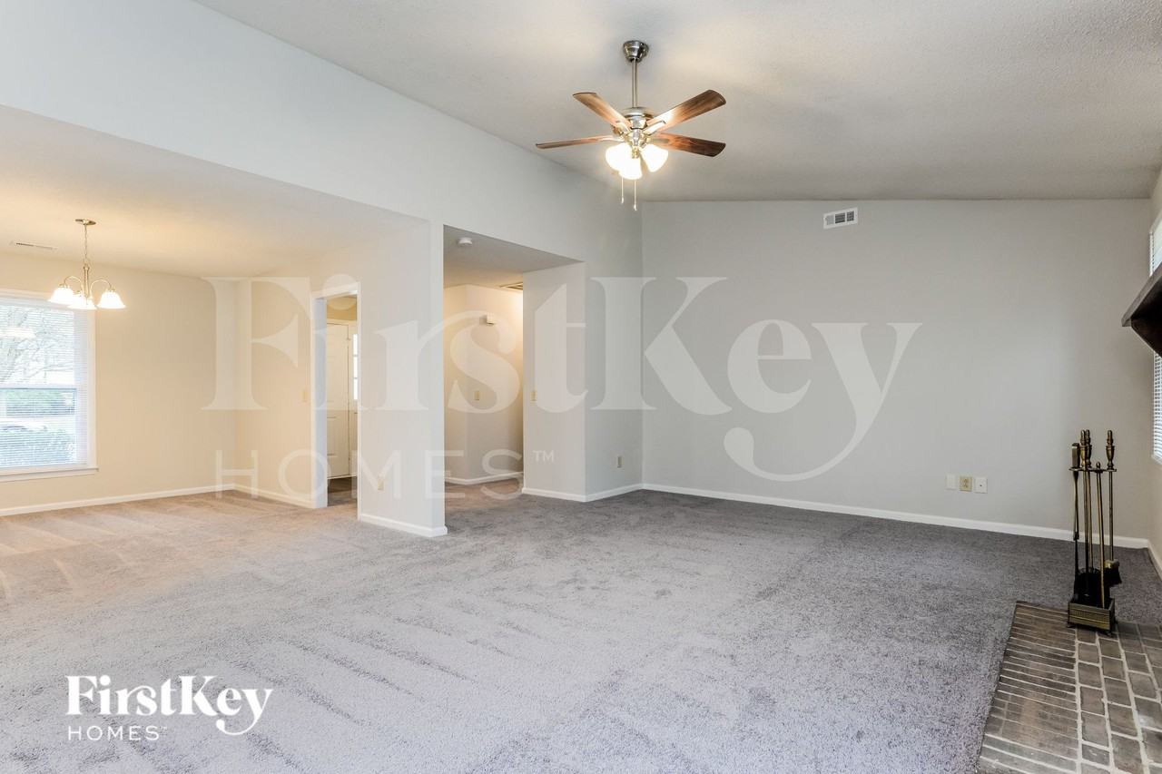 5414 Carlingford Ct - Photo 5 of 15