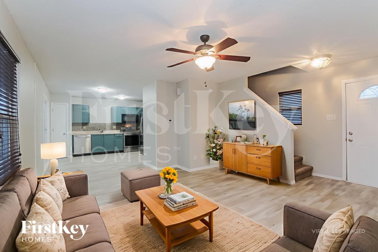 2391 Providence Ct - Photo 3 of 18