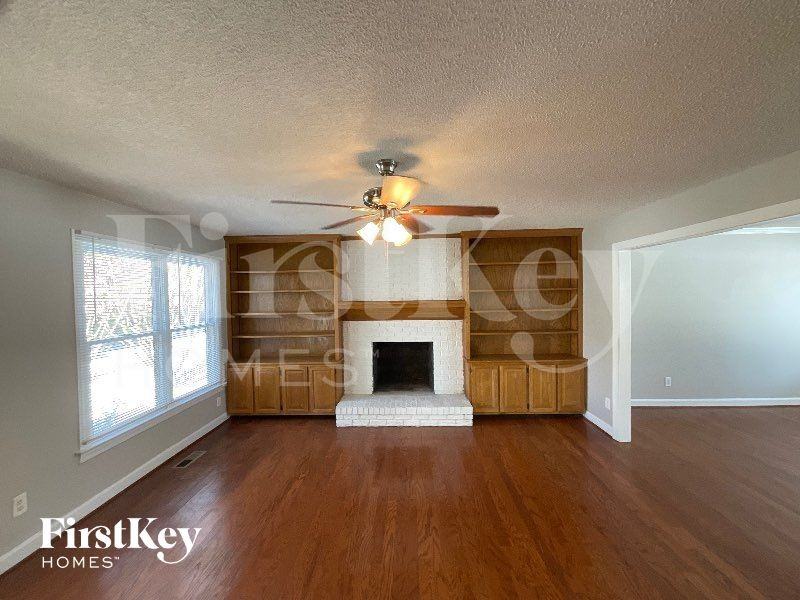 3801 Blairwood St - Photo 2 of 13