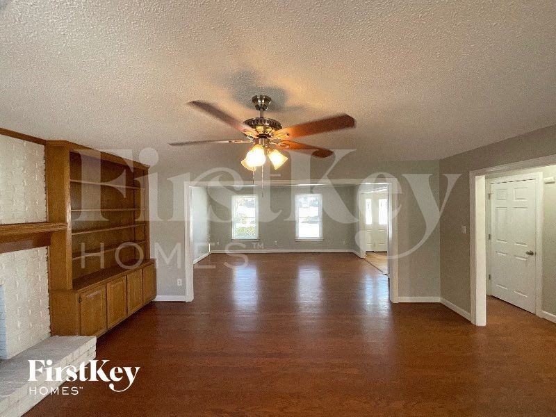 3801 Blairwood St - Photo 4 of 13