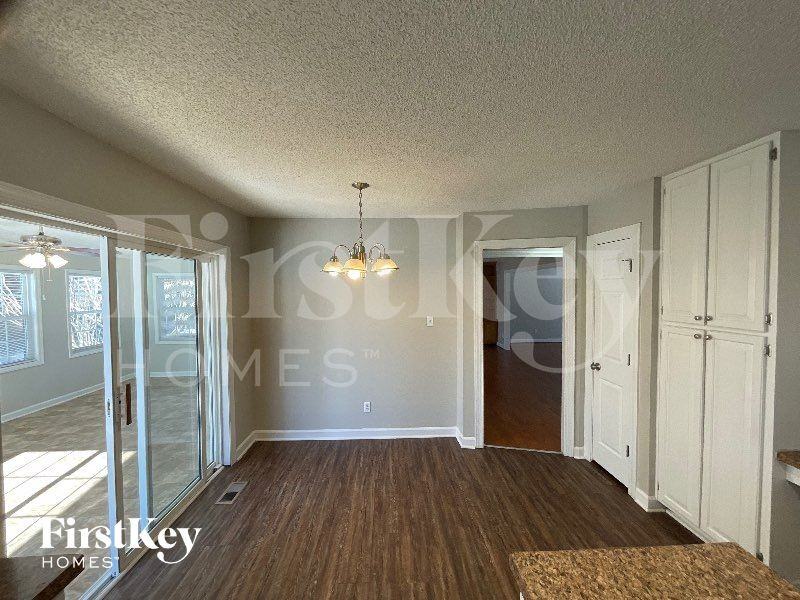 3801 Blairwood St - Photo 5 of 13