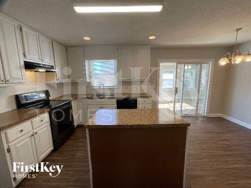 3801 Blairwood St - Photo 6 of 13