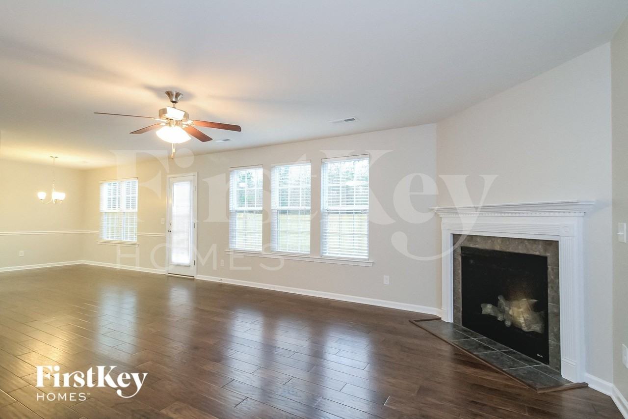 5471 Misty Hill Cir - Photo 3 of 15