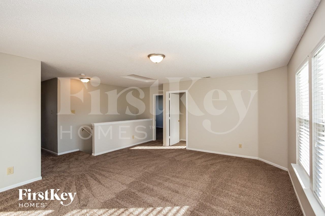 9447 W Constellation Dr - Photo 7 of 15