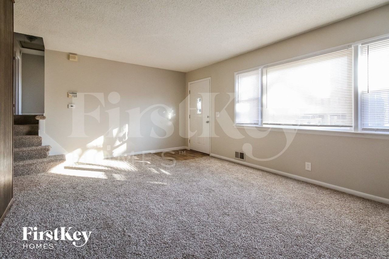 9348 Minnesota Ave - Photo 3 of 15