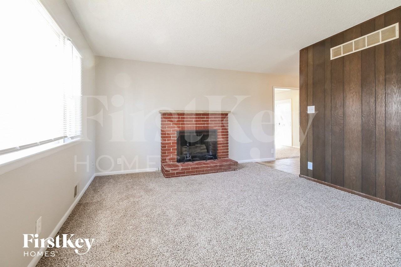 9348 Minnesota Ave - Photo 4 of 15