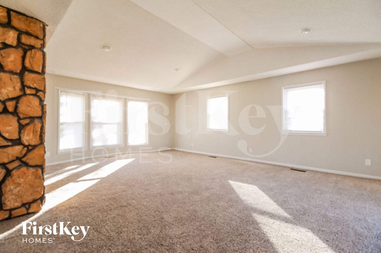 9348 Minnesota Ave - Photo 7 of 15