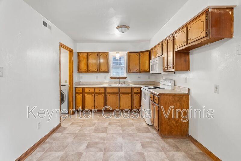 1010 Quash St - Photo 7 of 17