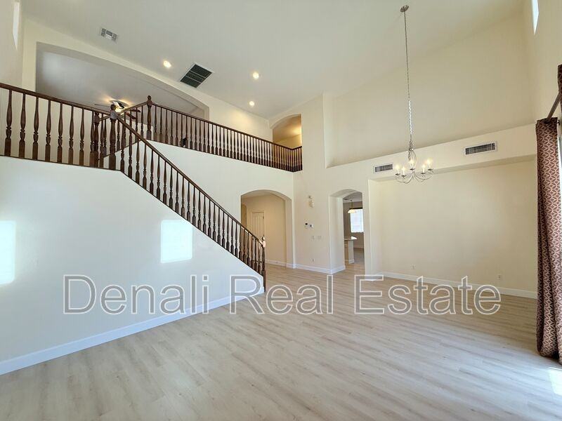 3663 E Sparrow Pl - Photo 5 of 39