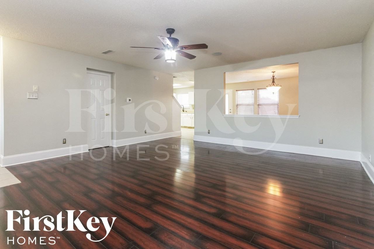 8857 Browns Valley Ct - Photo 2 of 15