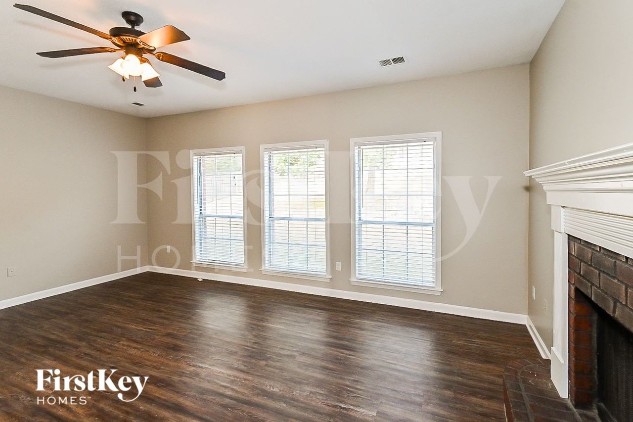 8638 Bell Ridge Dr - Photo 4 of 15