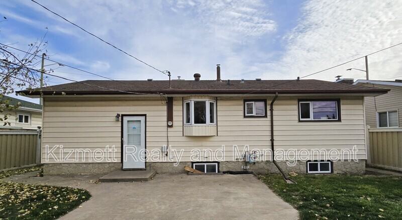 8708 Meadowlark Rd Nw - Photo 6 of 27