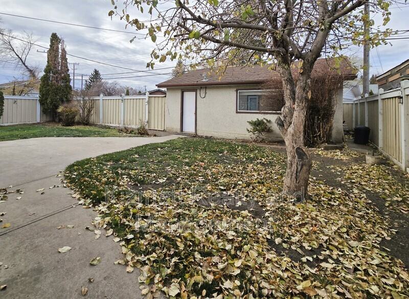 8708 Meadowlark Rd Nw - Photo 7 of 27