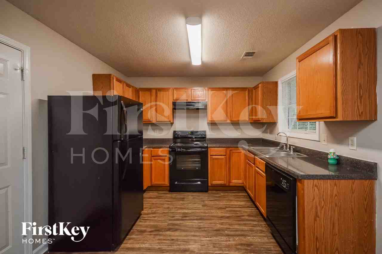 7099 Ravenwood Ln - Photo 5 of 15