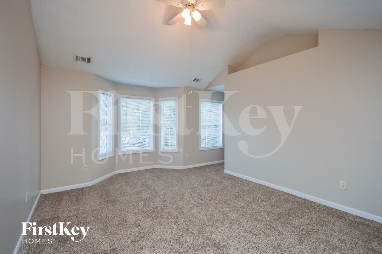 7099 Ravenwood Ln - Photo 7 of 15