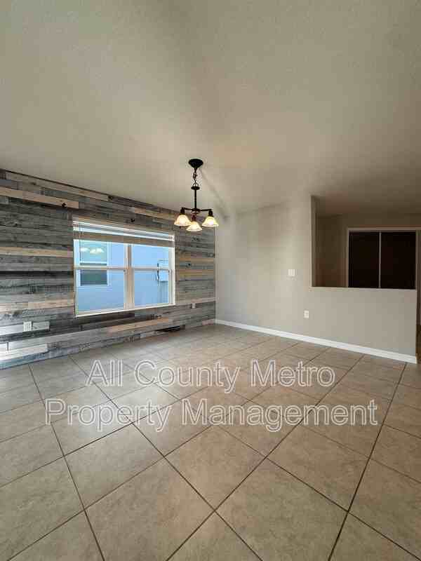 288 Lake Lucerne Way - Photo 3 of 36