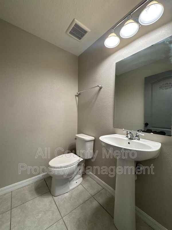 288 Lake Lucerne Way - Photo 7 of 36