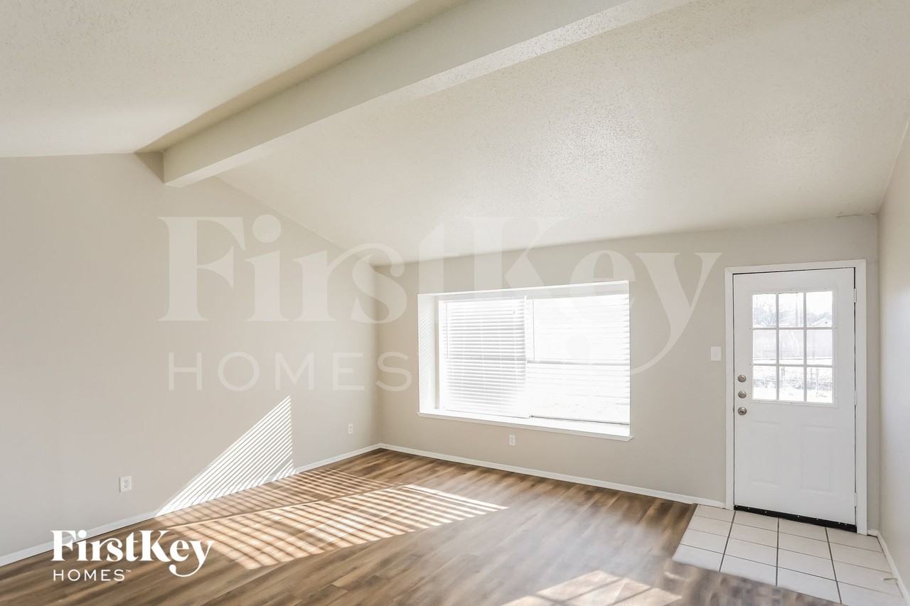 612 Coolwood Ln - Photo 2 of 15