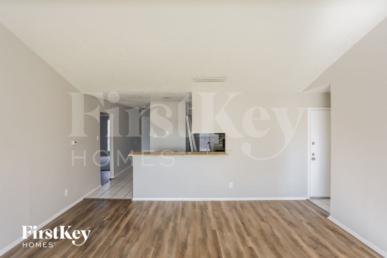 612 Coolwood Ln - Photo 7 of 15