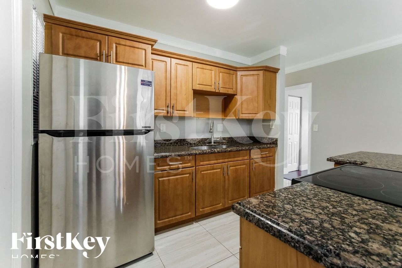 601 Nwst - Photo 5 of 16