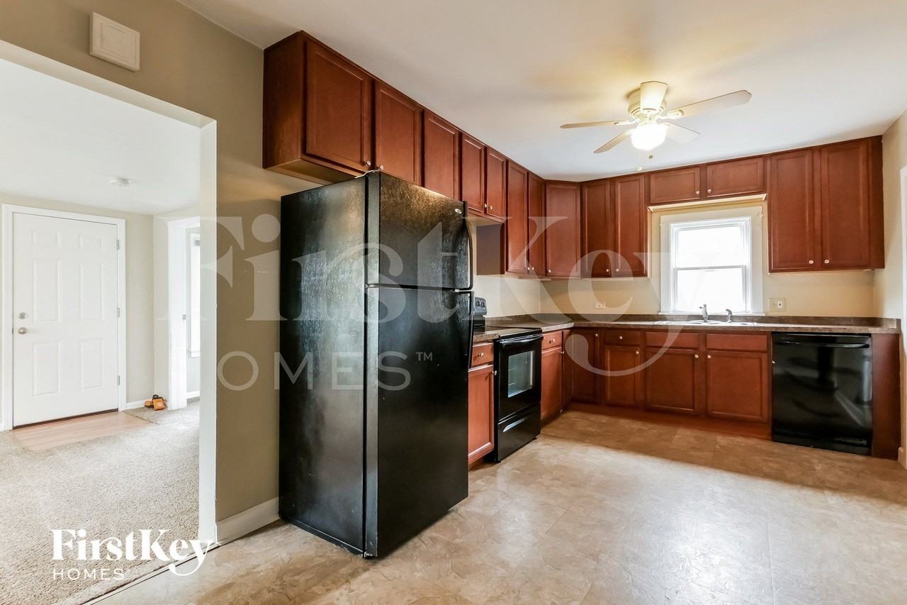 519 S Elmwood Ave - Photo 6 of 15