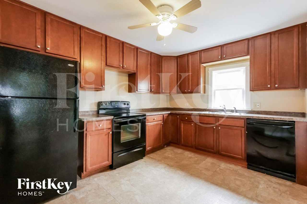 519 S Elmwood Ave - Photo 7 of 15