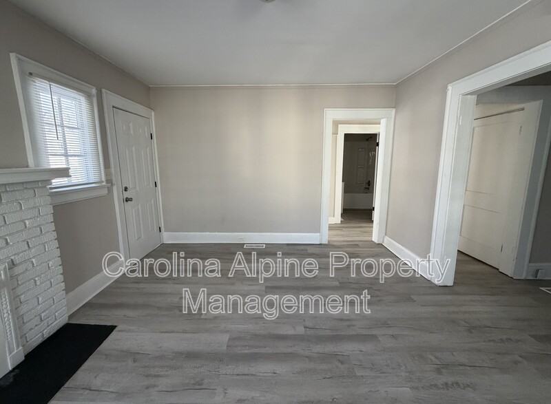 1621 N Hamilton St - Photo 3 of 14