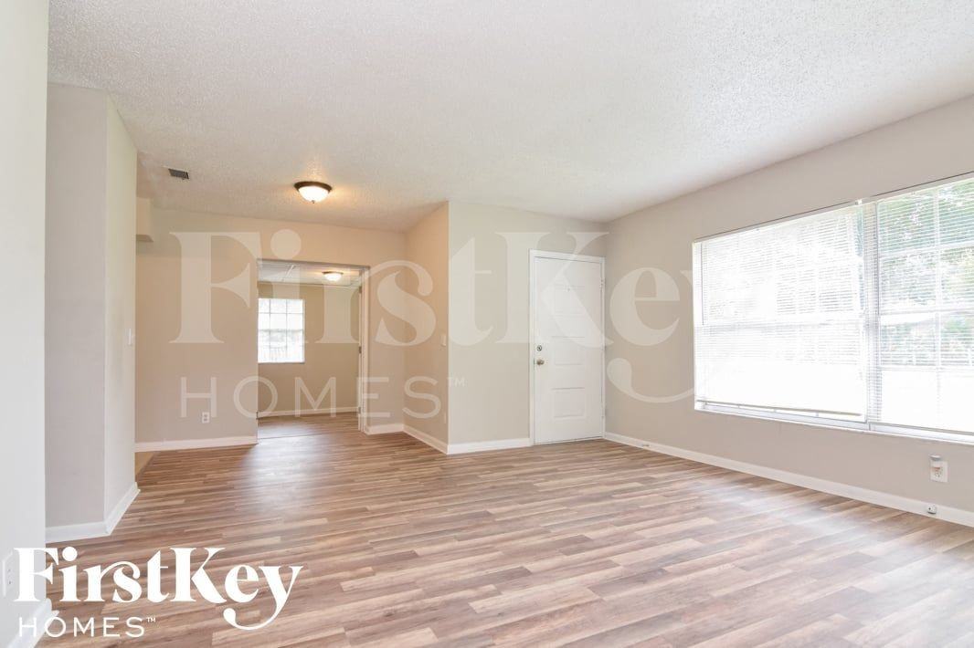 500 Brenda Dr - Photo 3 of 15