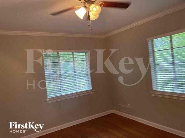 441 Pinellas St - Photo 6 of 10