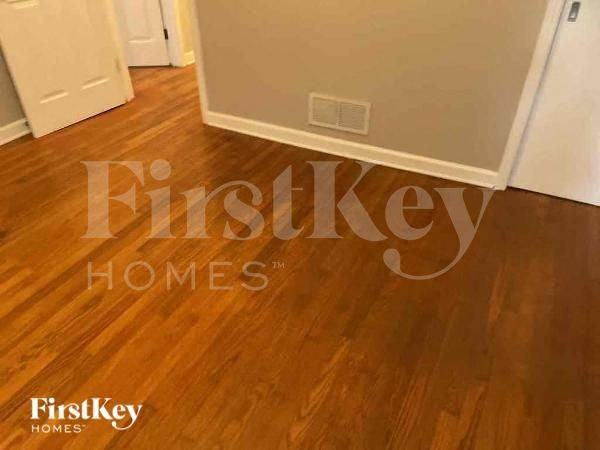 441 Pinellas St - Photo 7 of 10