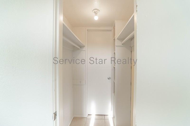 3034 W Lawrence Ln - Photo 2 of 25