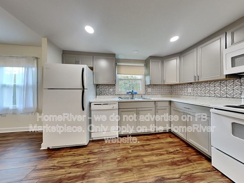 1900 Armor Ct - Photo 5 of 18