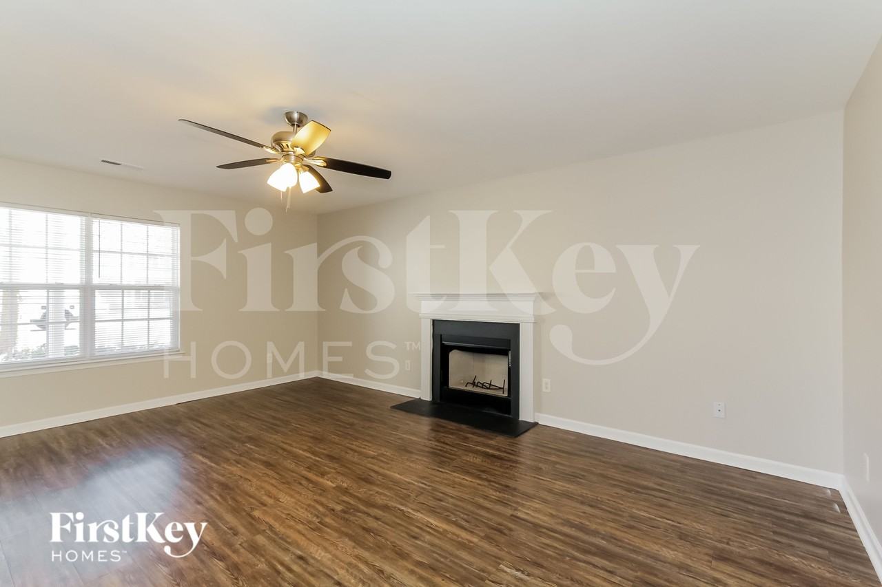 3124 Reid Brook Ln - Photo 4 of 15