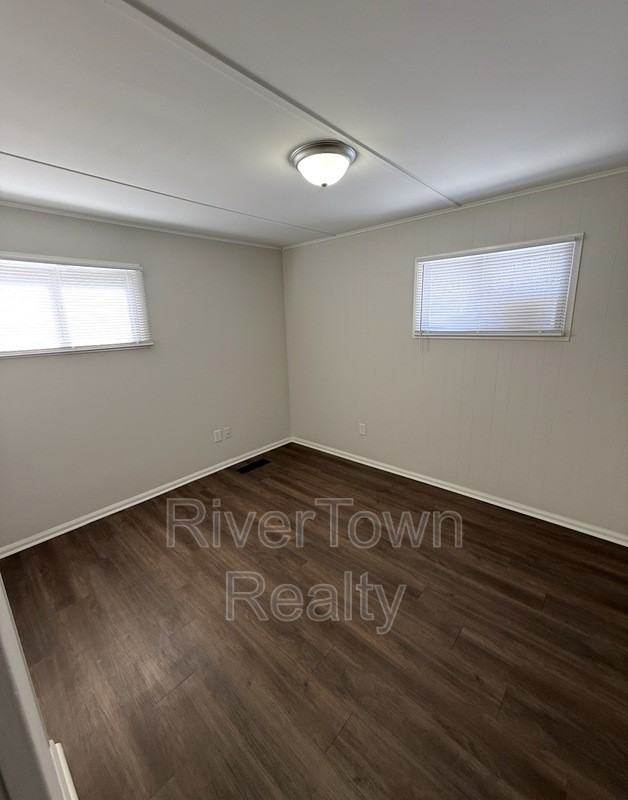 451 Mineral Rd - Photo 4 of 11