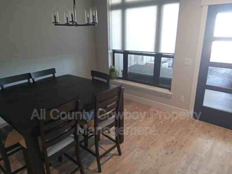 2325 E Grand Ave #B3 - Photo 2 of 13