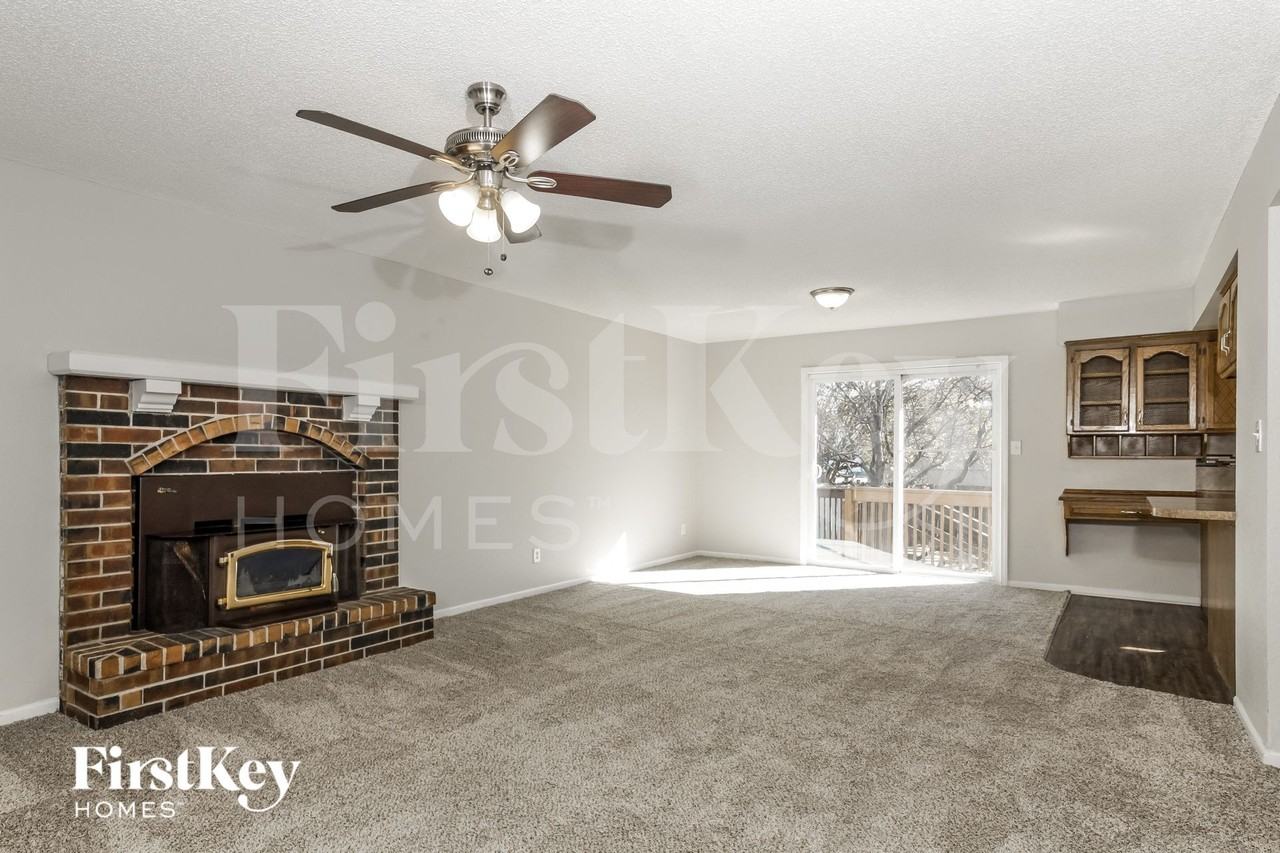 16905 Lea Ave - Photo 4 of 15