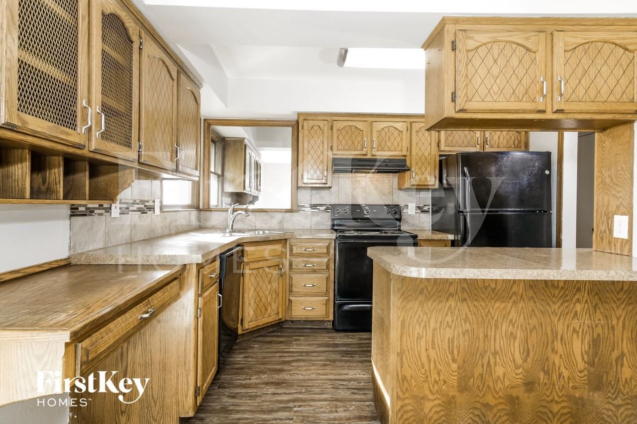 16905 Lea Ave - Photo 5 of 15