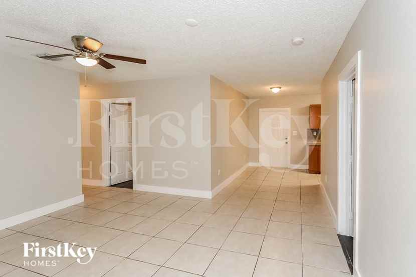 14830 Swavenue - Photo 3 of 15