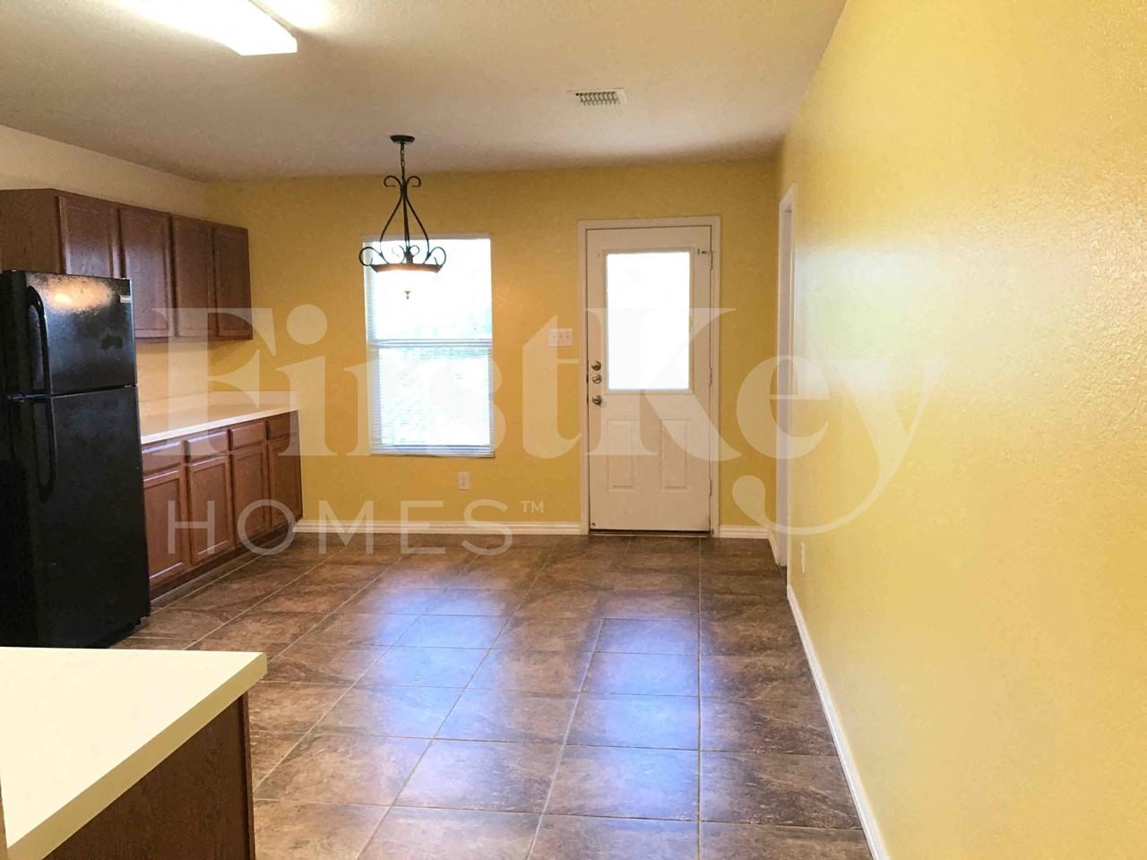 1401 Krista Dr - Photo 6 of 26