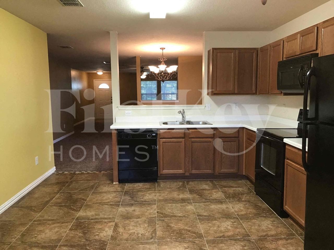 1401 Krista Dr - Photo 7 of 26