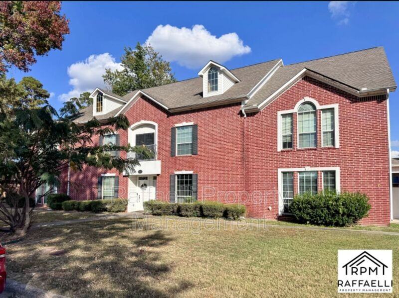 6 Fernwood Dr #C - Photo 2 of 27