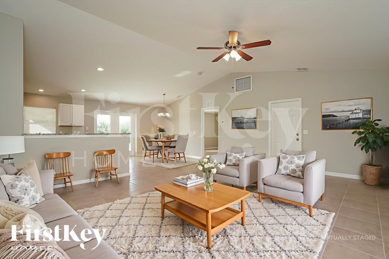 12087 Helios Ave - Photo 3 of 18