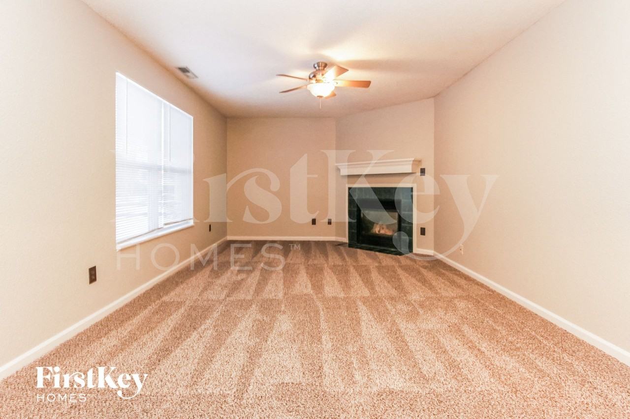 1164 Chestnut Ln - Photo 6 of 15