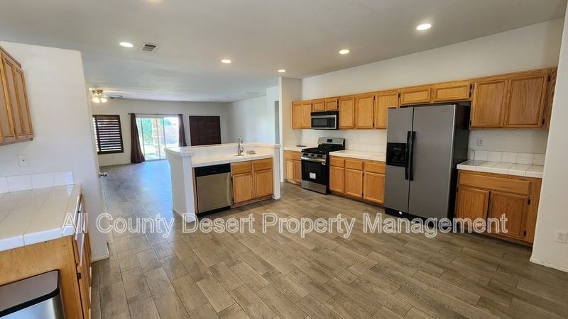 41213 Mackenzie Ln - Photo 2 of 12