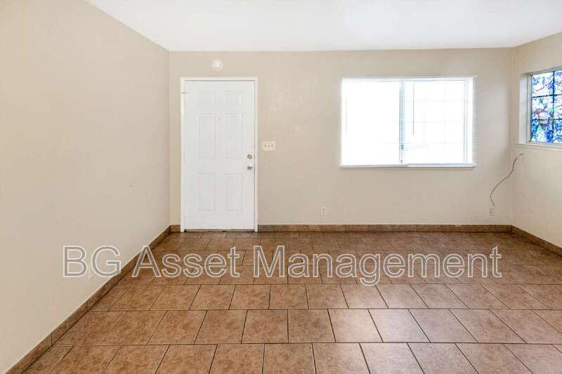 1426 48th Ave #A - Photo 2 of 30