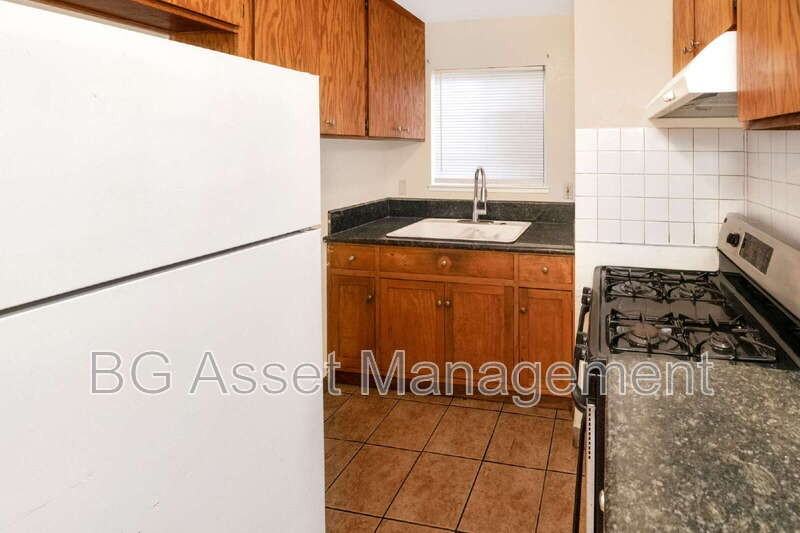 1426 48th Ave #A - Photo 4 of 30