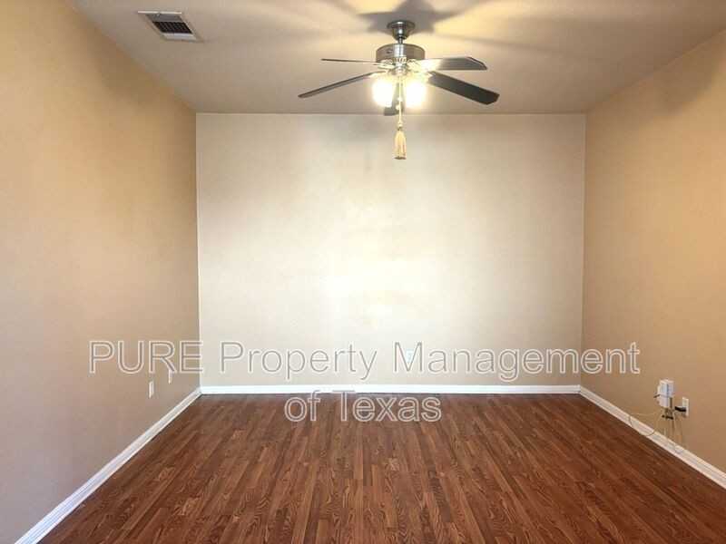 2869 Southampton Way #B - Photo 4 of 21