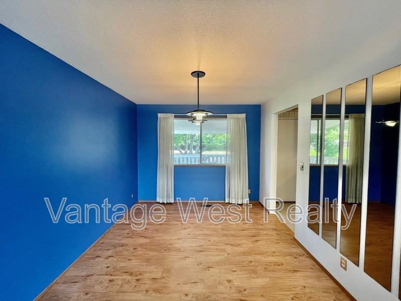 651 Hardie Crt - Photo 7 of 32